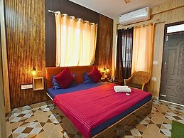 Skyard Hostel Rishikesh (Laxman Jhula)