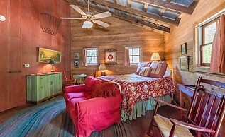 Ada's Whole House 3 Bedroom Apts by RedAwning