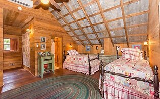 Ada's Whole House 3 Bedroom Apts by RedAwning