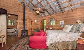 Ada's Whole House 3 Bedroom Apts by RedAwning