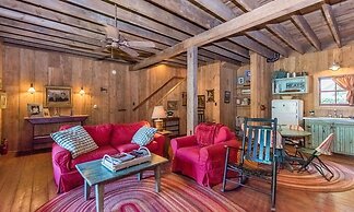 Ada's Whole House 3 Bedroom Apts by RedAwning