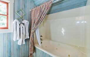 Ada's Whole House 3 Bedroom Apts by RedAwning