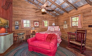 Ada's Whole House 3 Bedroom Apts by RedAwning