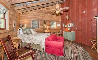 Ada's Whole House 3 Bedroom Apts by RedAwning