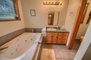 Waldrip Studio Bedroom Cabin by RedAwning