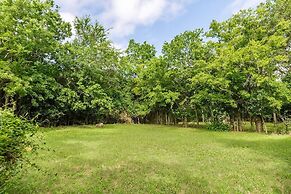 Mistletoe House 2 Bedroom Home by Redawning