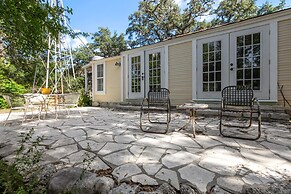 Annie's River 1 Bedroom Home by RedAwning