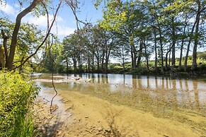 Annie's River 1 Bedroom Home by RedAwning