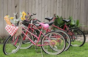 Serendipity 1 Bedroom Cottage by Redawning