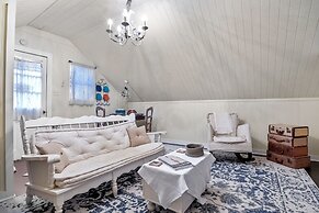 Serendipity 1 Bedroom Cottage by Redawning