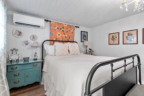 Serendipity 1 Bedroom Cottage by Redawning