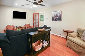 Das Mueller Guest Haus 3 Bedroom Home by RedAwning