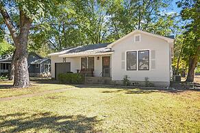 Das Mueller Guest Haus 3 Bedroom Home by RedAwning