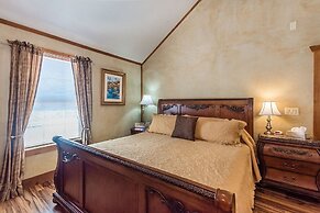 Appian Way - Oliva Studio Bedroom Cottage by RedAwning