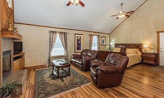 Appian Way - Oliva Studio Bedroom Cottage by RedAwning