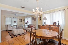 Das Bierschwale Gastehaus 2 Bedroom Home by RedAwning