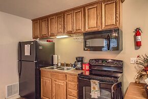 Annette's At Waldrip 1 Bedroom Cottage by RedAwning