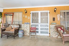 Binky's Summer Afternoon Studio Bedroom Cottage by RedAwning