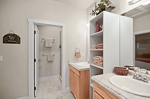 Far View Gasthaus 2 Bedroom Apts by RedAwning