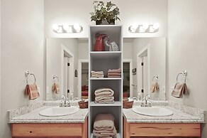 Far View Gasthaus 2 Bedroom Apts by RedAwning