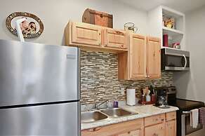 Far View Gasthaus 2 Bedroom Apts by RedAwning