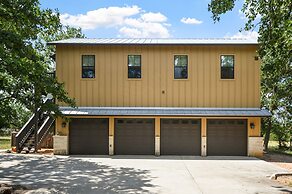 Far View Gasthaus 2 Bedroom Apts by RedAwning