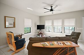 Far View Gasthaus 2 Bedroom Apts by RedAwning