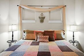 Far View Gasthaus 2 Bedroom Apts by RedAwning