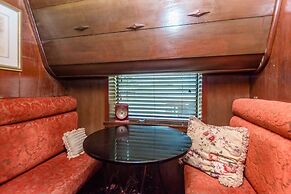 1894 Private Pullman Palace Ca 1 Bedroom Apts by Redawning