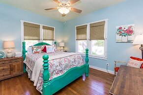 Beverly Haus Aka Dippel Haus 2 Bedroom Home by RedAwning