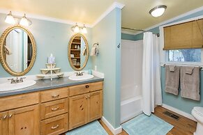 Beverly Haus Aka Dippel Haus 2 Bedroom Home by RedAwning