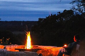 Hidden Rock Ranch 3 Bedroom Cabin by Redawning