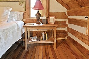 Ab Butler - Both Suites 2 Bedroom Cabin by RedAwning