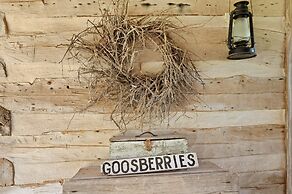 Ab Butler - Both Suites 2 Bedroom Cabin by RedAwning