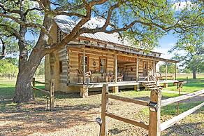 Ab Butler - Both Suites 2 Bedroom Cabin by RedAwning