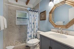 Island Gem A 2 Bedroom Villa by RedAwning