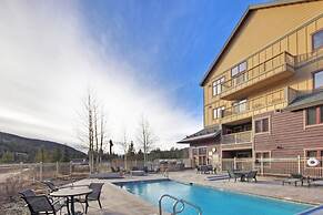 2294 Red Hawk 1 Bedroom Condo by RedAwning