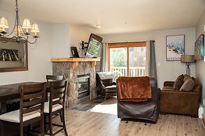 2294 Red Hawk 1 Bedroom Condo by RedAwning