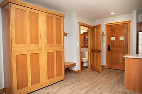 2294 Red Hawk 1 Bedroom Condo by RedAwning