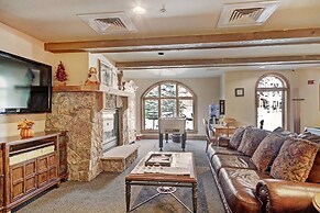 2294 Red Hawk 1 Bedroom Condo by RedAwning