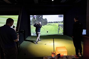 Cambria Hotel Detroit Downtown