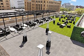 Cambria Hotel Detroit Downtown