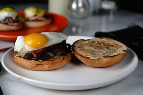 Cambria Hotel Detroit Downtown