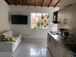 Apto muy bien ubicado- Home ARIS 401