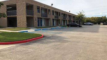 Studio 6 LaPlace, LA