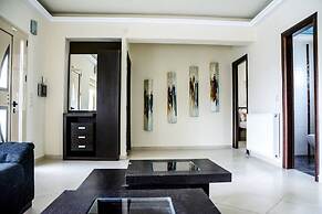 Green Luxury Villa Near The Sea