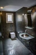 Green Luxury Villa Near The Sea