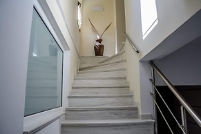 Green Luxury Villa Near The Sea