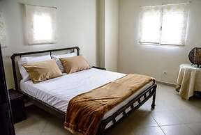 Green Luxury Villa Near The Sea