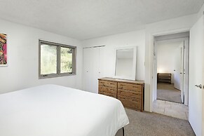 Upper Woodbridge 29c 2 Bedroom Condo by RedAwning